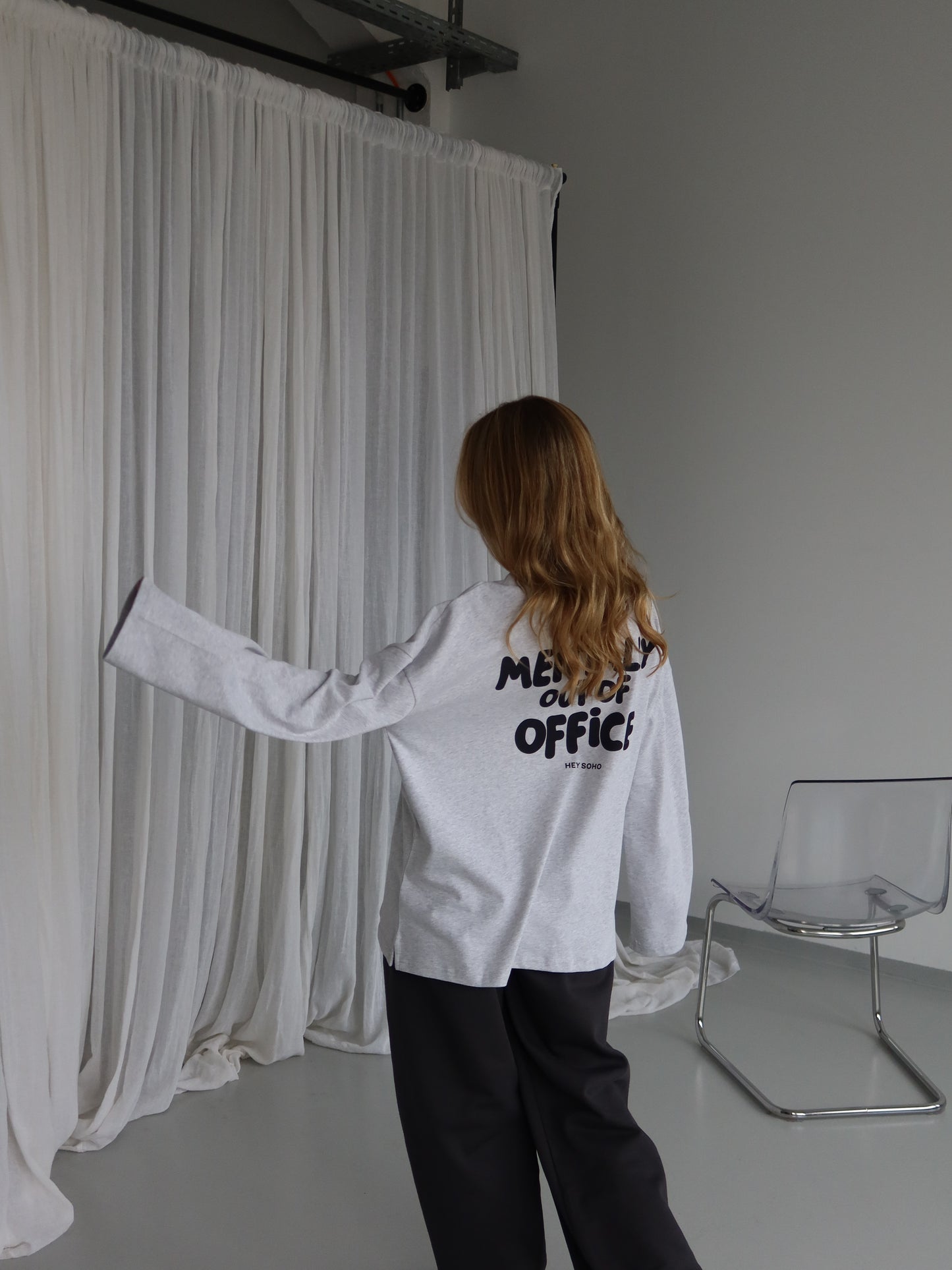 Hey Soho - OUT OF OFFICE LONGSLEEVE