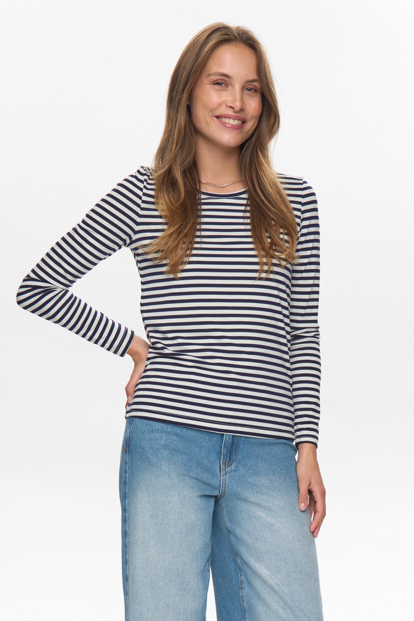 NURIXIE BLOUSE